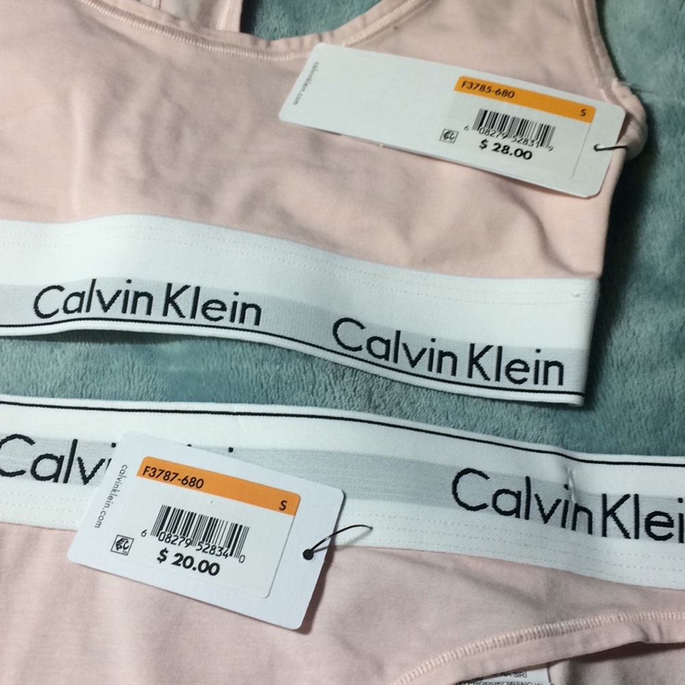🔥SALE🔥 Calvin Klein Underwear Set - Picture 4 of 4